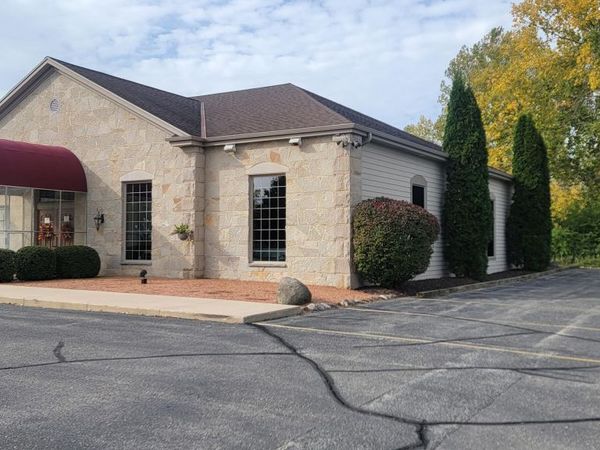 151 Progress Dr, Saukville, WI 53080