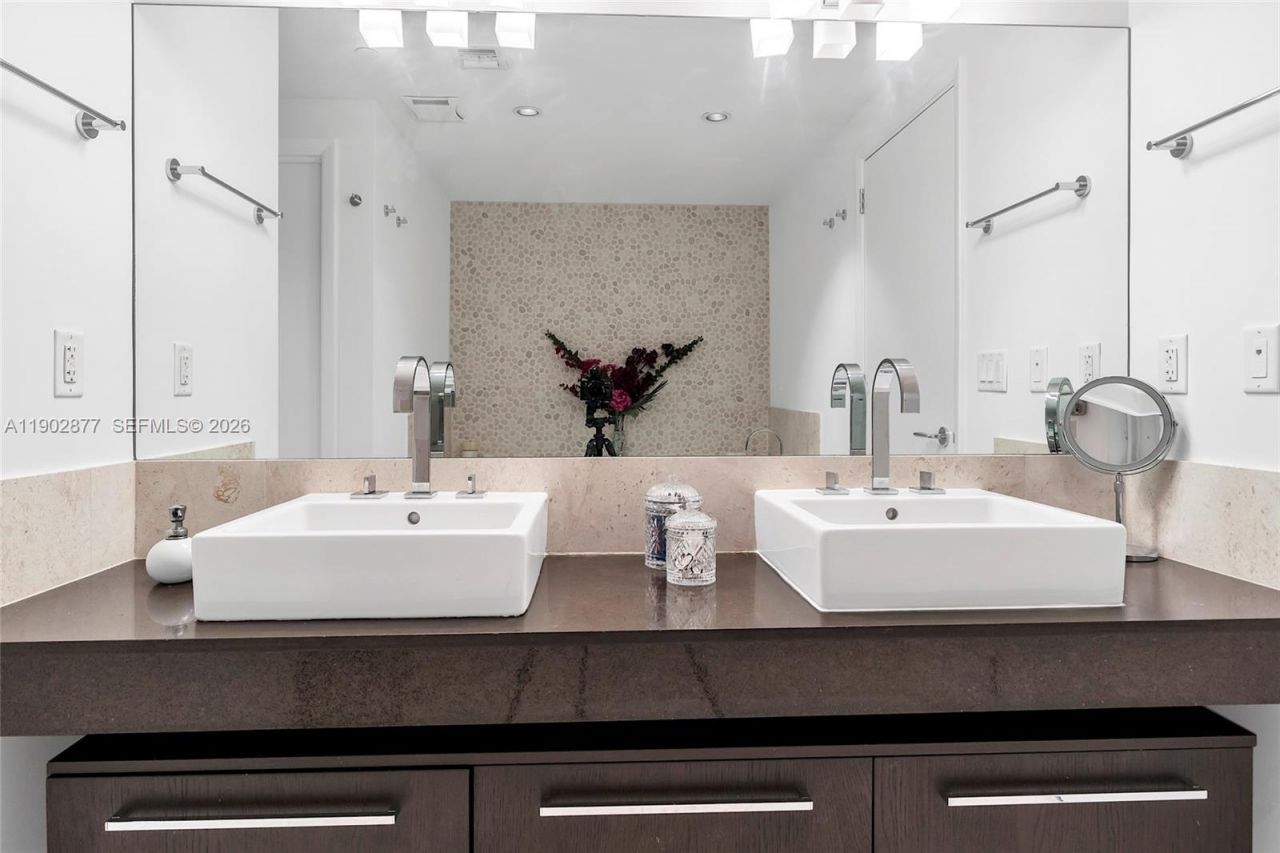 17121 Collins Ave, Unit 2906, Sunny Isles Beach, FL 33160 Photo