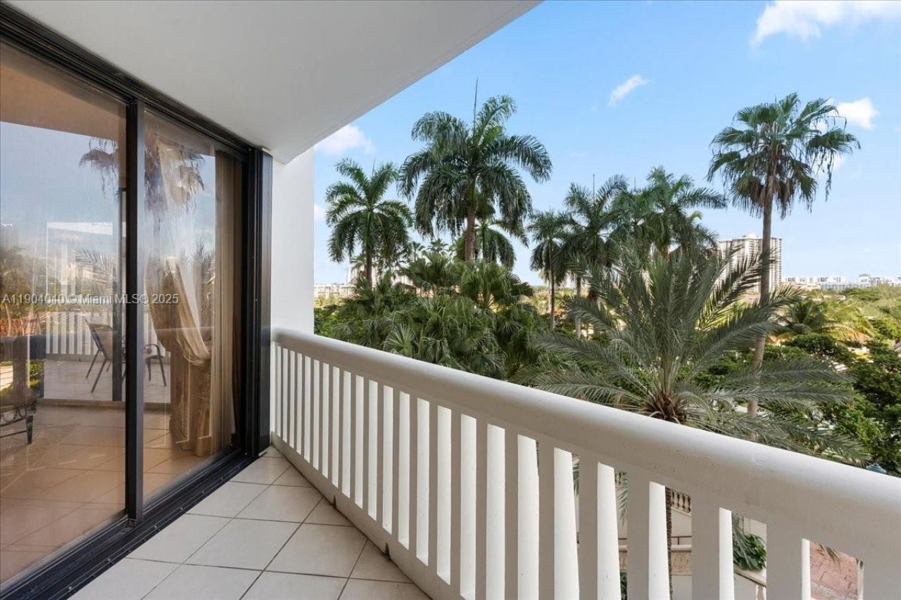 2000 Island Blvd, Unit 609, Aventura, FL 33160 Photo