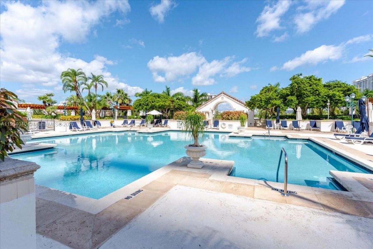 2000 Island Blvd, Unit 609, Aventura, FL 33160 Photo