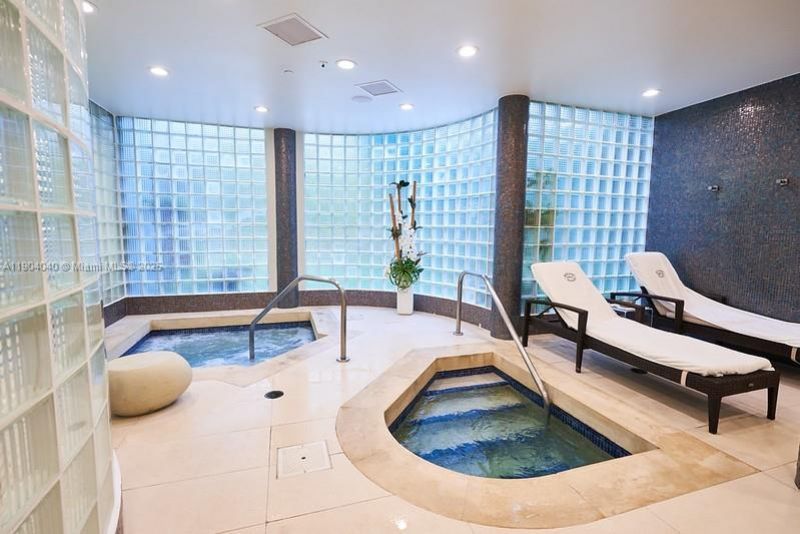 2000 Island Blvd, Unit 609, Aventura, FL 33160 Photo