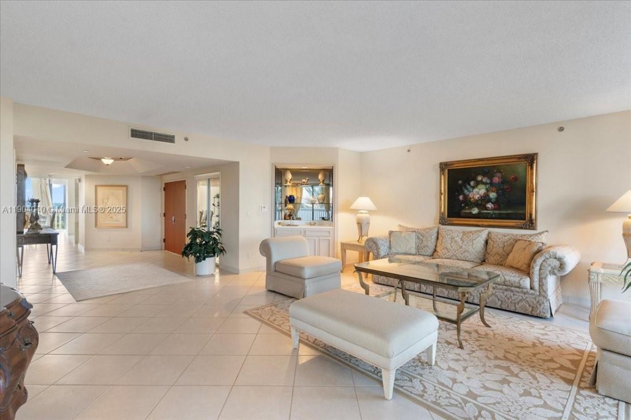 2000 Island Blvd, Unit 609, Aventura, FL 33160 Photo