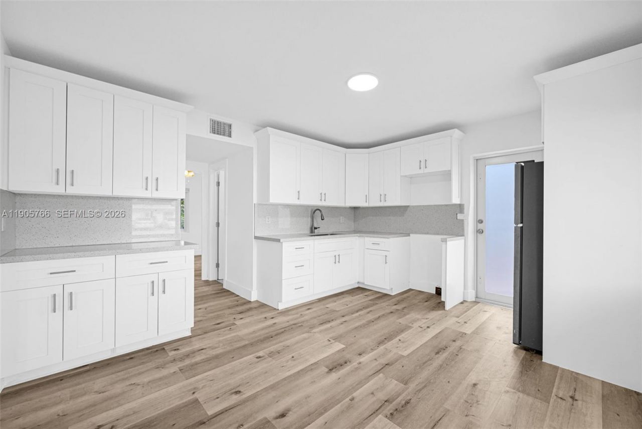 26 E 45th St, Hialeah, FL 33013 Photo