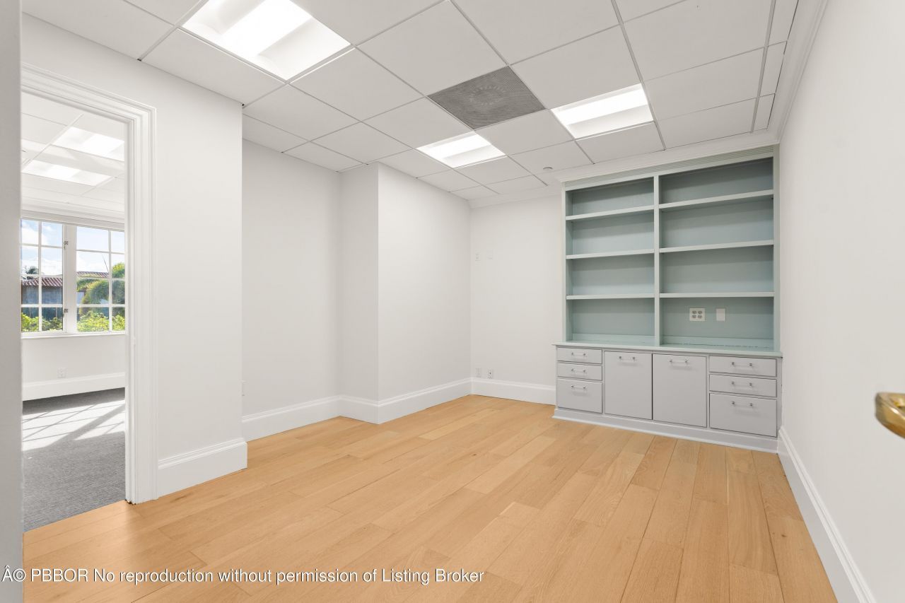 400 Royal Palm Way, Unit 206, Palm Beach, FL 33480 Photo