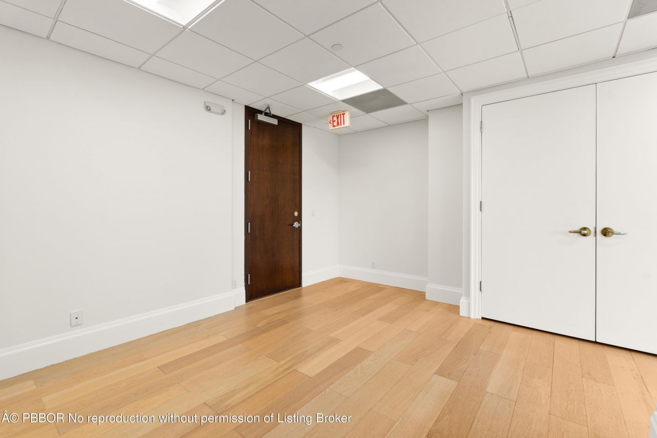 400 Royal Palm Way, Unit 206, Palm Beach, FL 33480 Photo