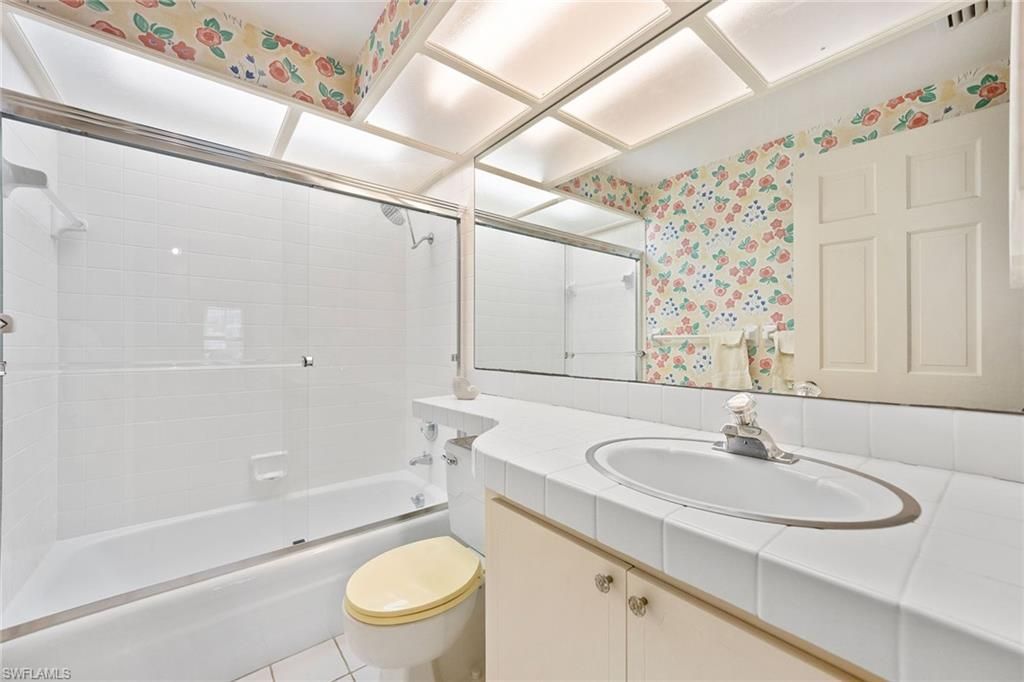 2885 Gulf Shore Blvd N, Unit 304, Naples, FL 34103 Photo