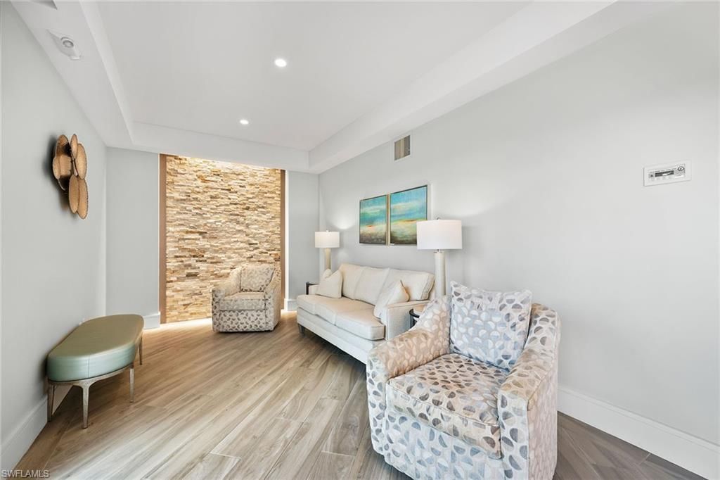 2885 Gulf Shore Blvd N, Unit 304, Naples, FL 34103 Photo