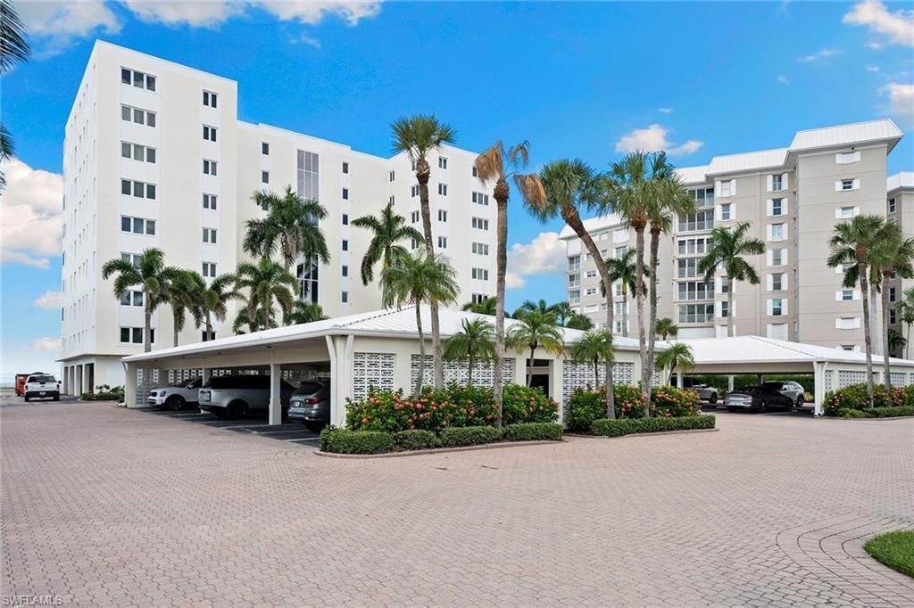 2885 Gulf Shore Blvd N, Unit 304, Naples, FL 34103 Photo