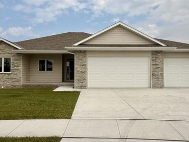 1020 Lauren Lane, Fremont, NE 68025