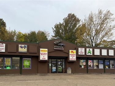 1286 Vernon Odom Boulevard, Akron, OH 44307