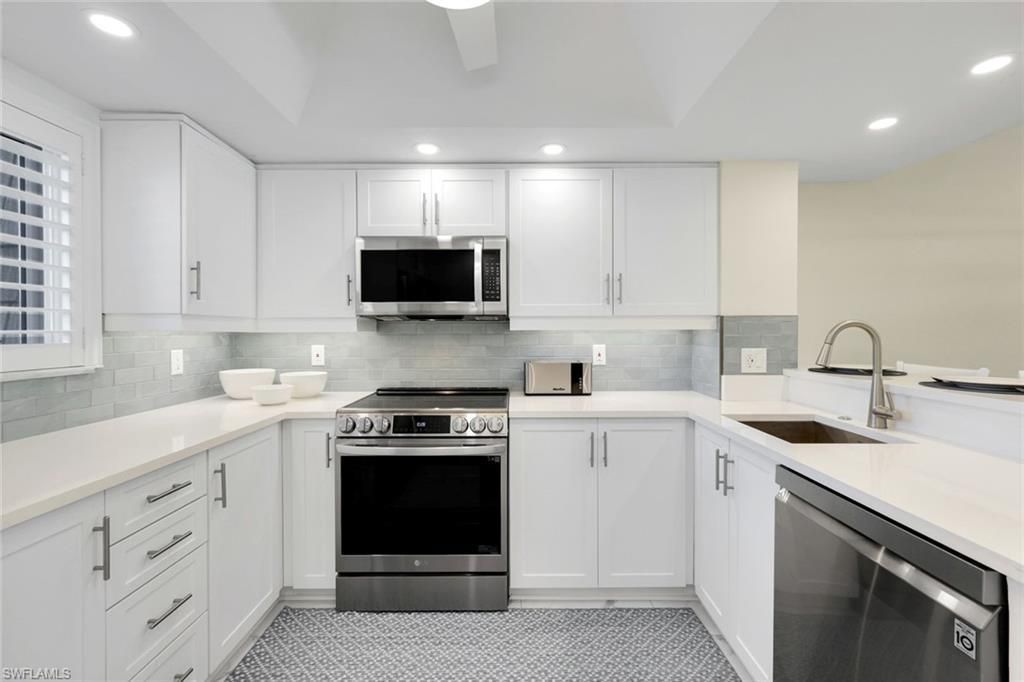 1672 Spoonbill Ln, Unit B, Naples, FL 34105 Photo