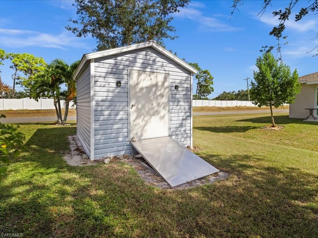 4427 NE 21st Pl, Cape Coral, FL 33909 Photo