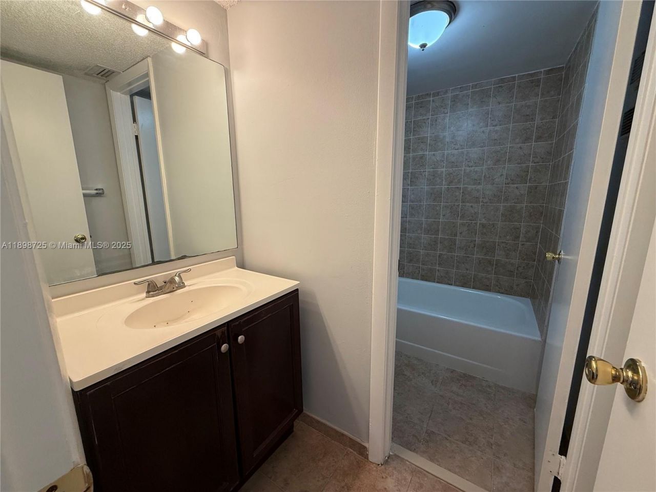 1071 Adams Ave, Unit 1071J, Homestead, FL 33034 Photo