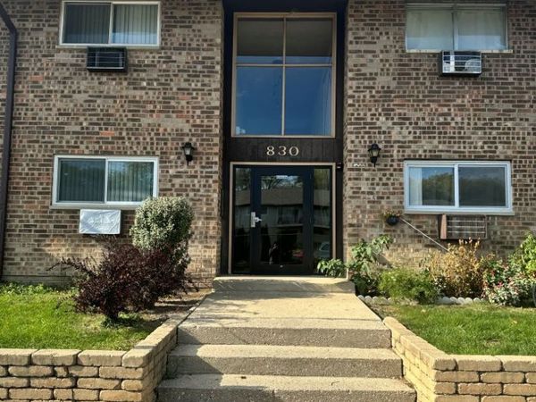 830 E Old Willow Road, Unit 8-107, Prospect Heights, IL 60070