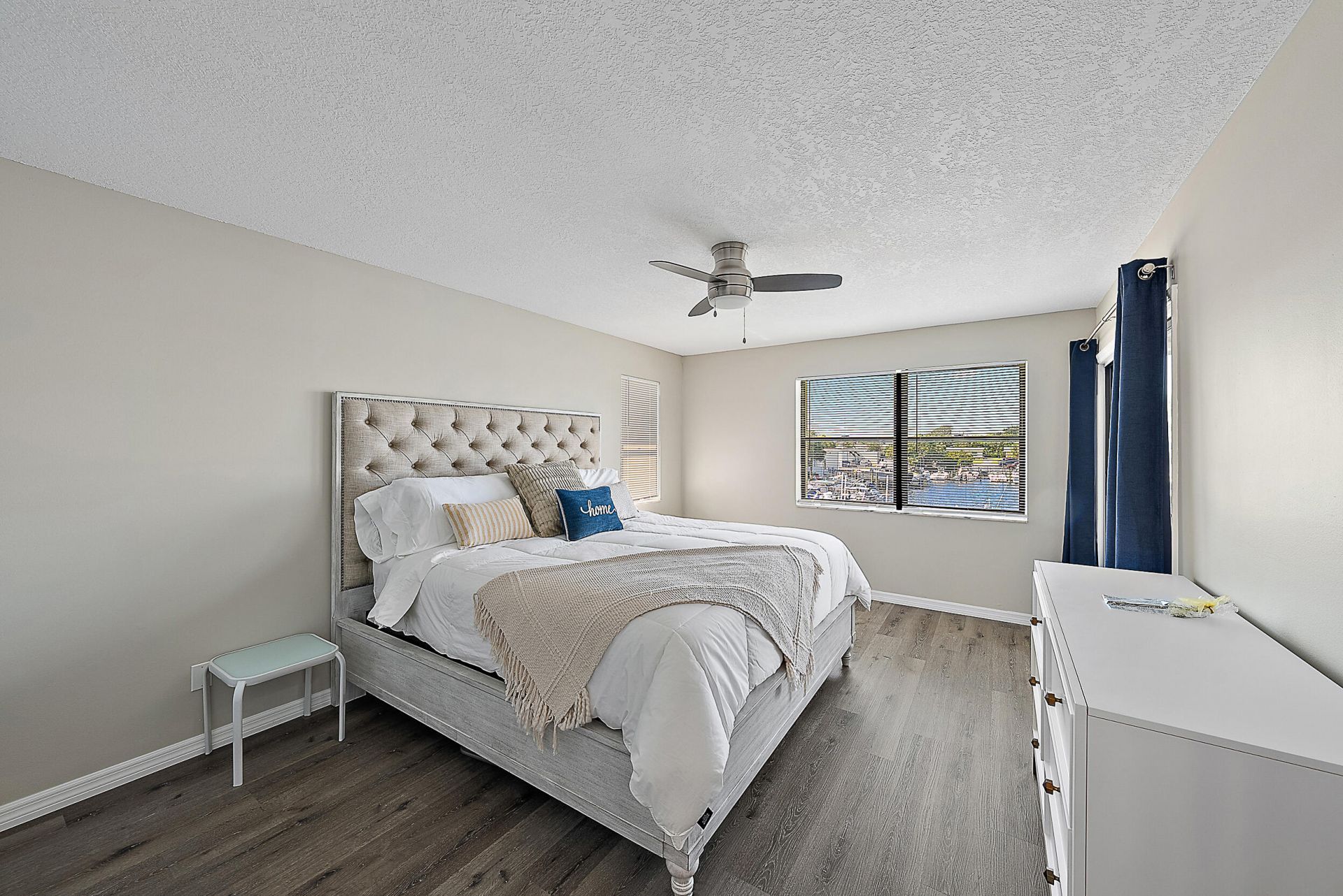 309 Lake Circle, Unit 201, North Palm Beach, FL 33408 Photo