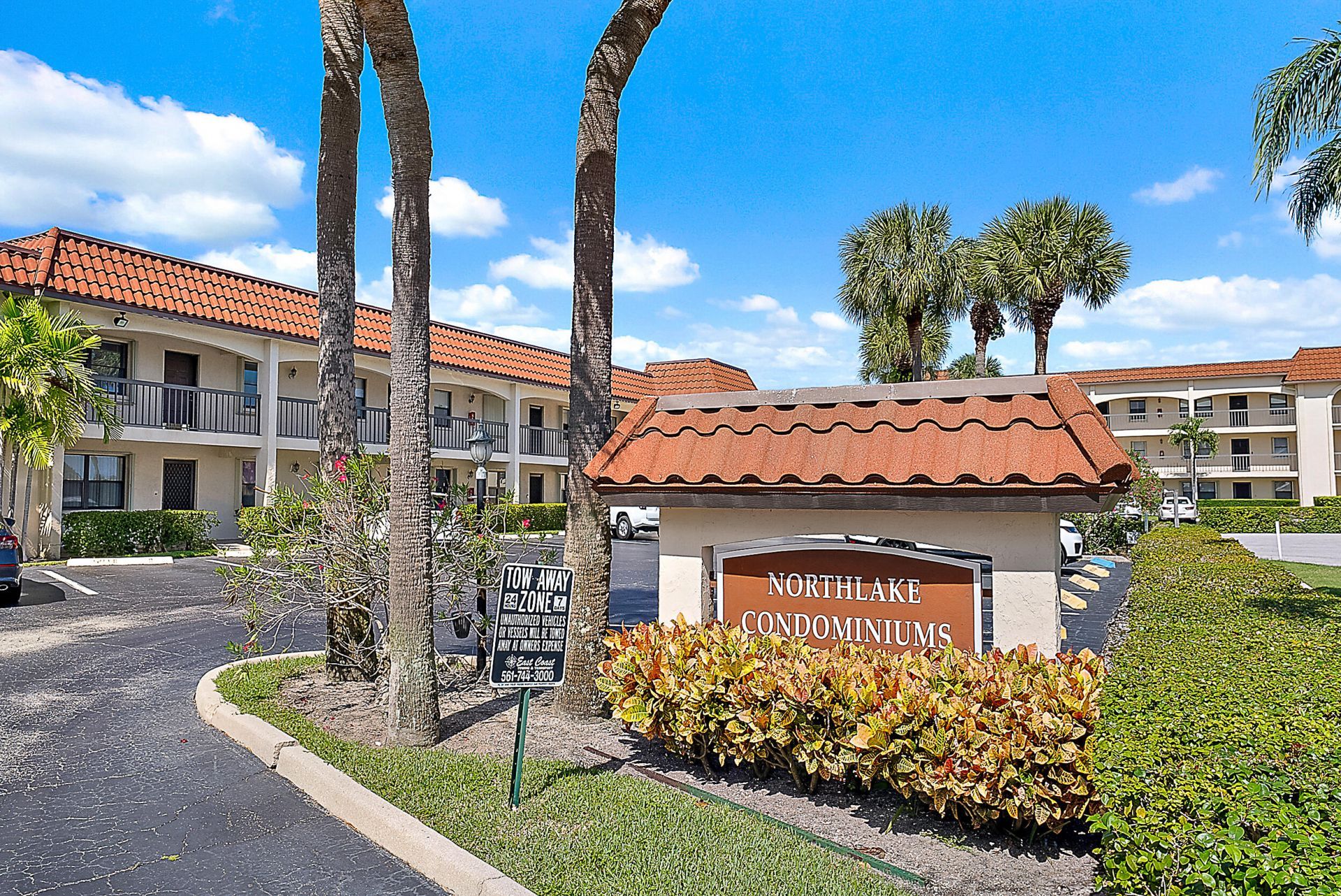 309 Lake Circle, Unit 201, North Palm Beach, FL 33408 Photo