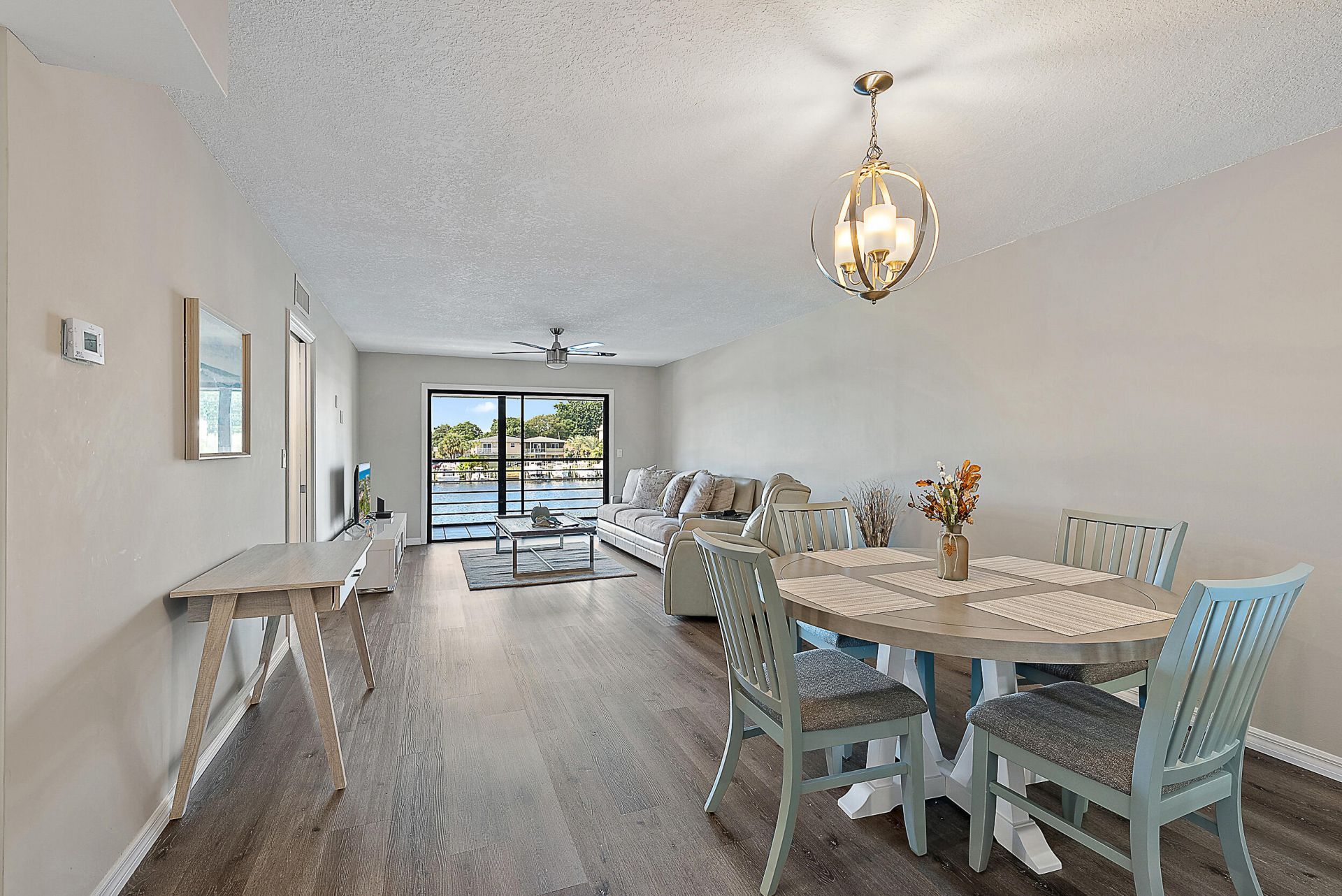 309 Lake Circle, Unit 201, North Palm Beach, FL 33408 Photo