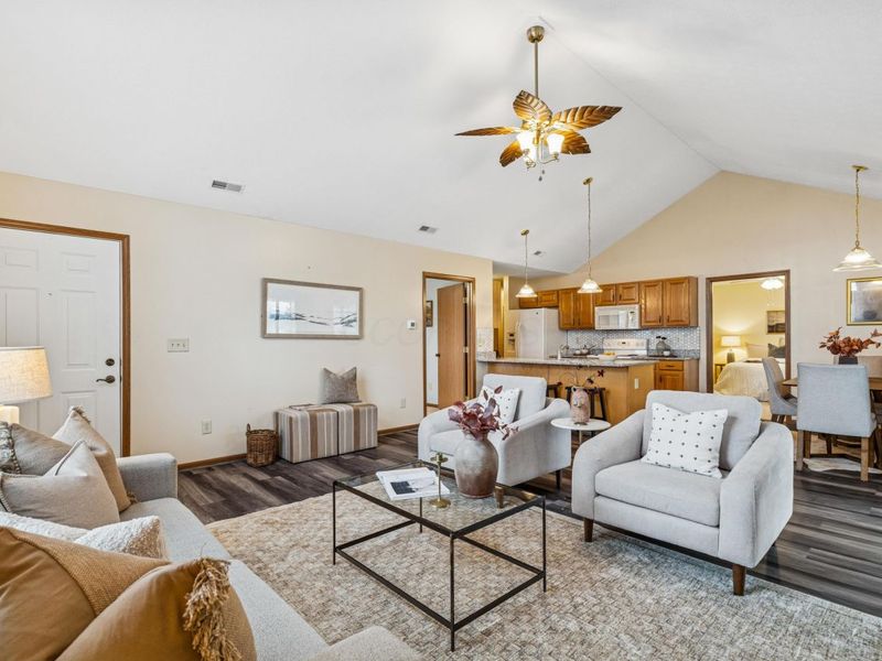 8482 Taylor Chase Drive, Reynoldsburg, OH 43068 Photo 10