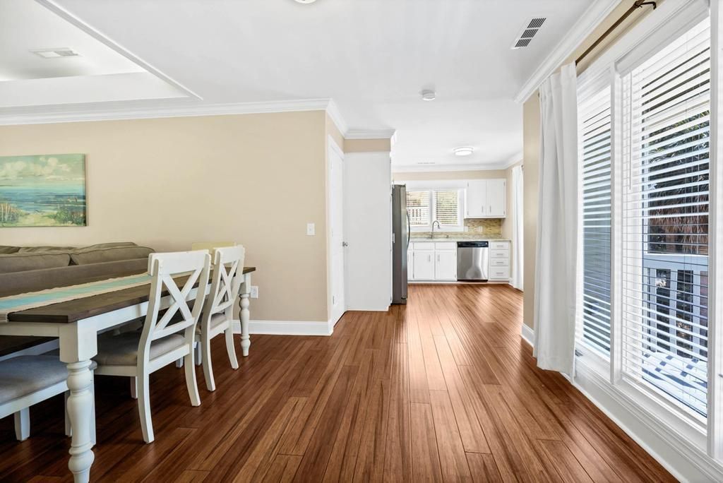 60 Rice Lane Photo 9