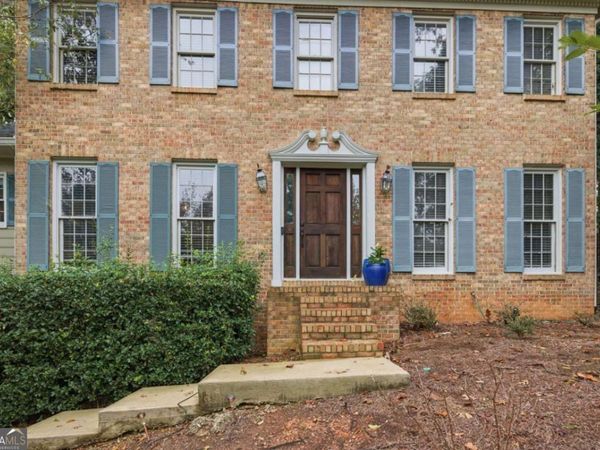 9156 Branch Valley Way, Roswell, GA 30076