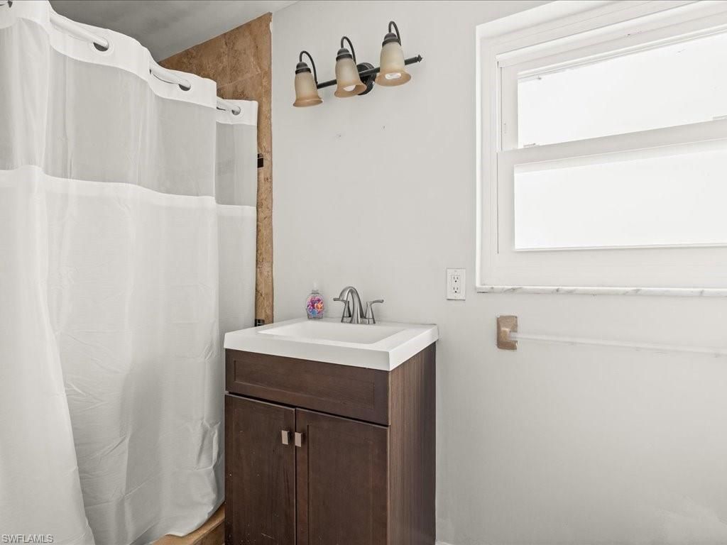 244 SE 45th Ter, Cape Coral, FL 33904 Photo