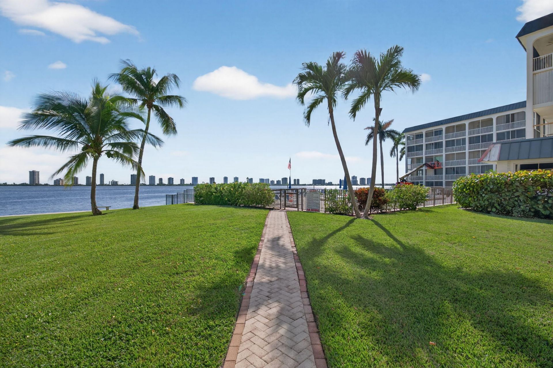 105 Paradise Harbour Boulevard, Unit 102, North Palm Beach, FL 33408 Photo