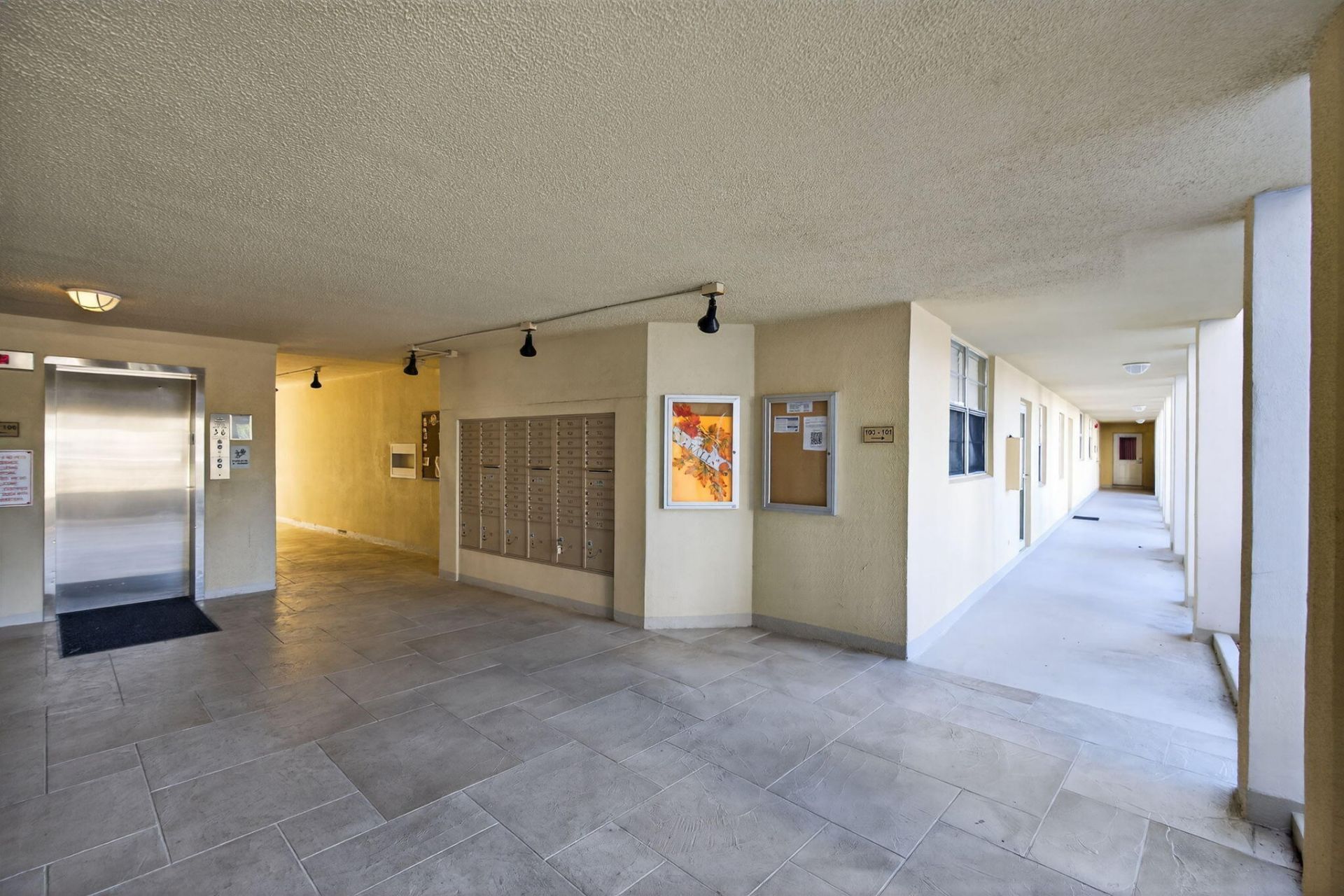 105 Paradise Harbour Boulevard, Unit 102, North Palm Beach, FL 33408 Photo