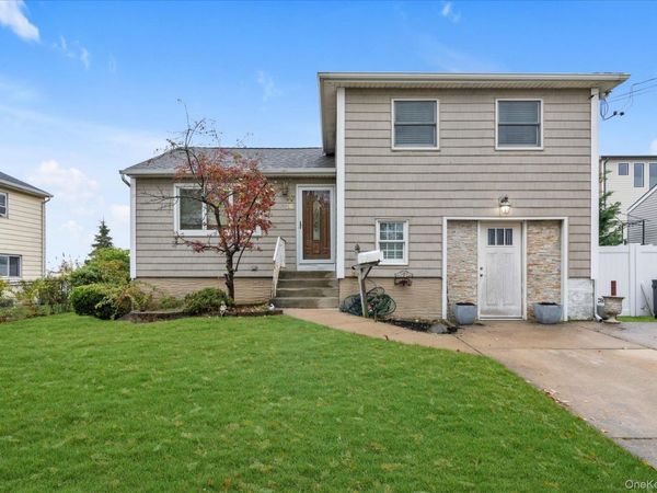 26 Cheshire Road, Inwood, NY 11096