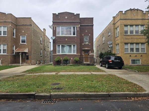 5738 W Windsor Avenue, Chicago, IL 60630