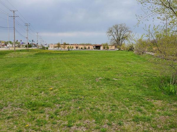 18W570 W North Avenue, Villa Park, IL 60181