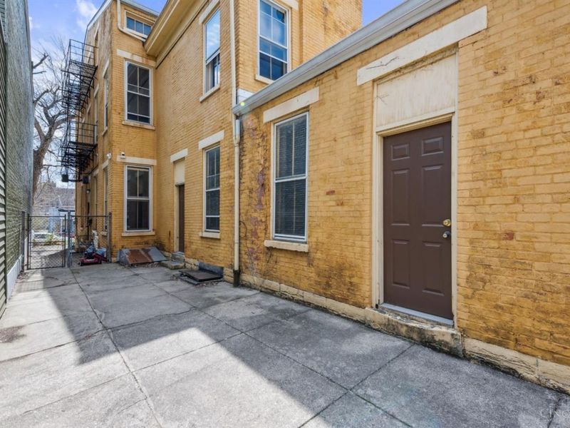 830 York Street, Cincinnati, OH 45214 Photo 3