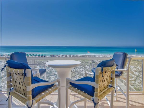 8477 Gulf Boulevard, Unit APT 202, Navarre, FL 32566