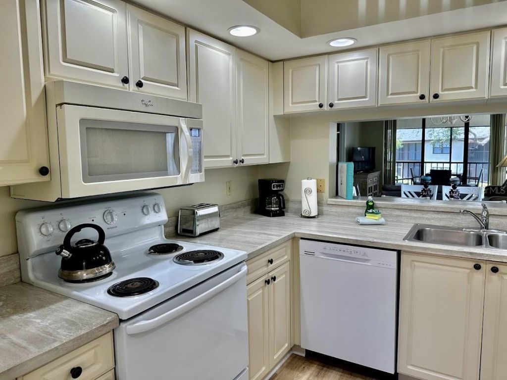 4410 47th Avenue W, Unit 204, Bradenton, FL 34210 Photo