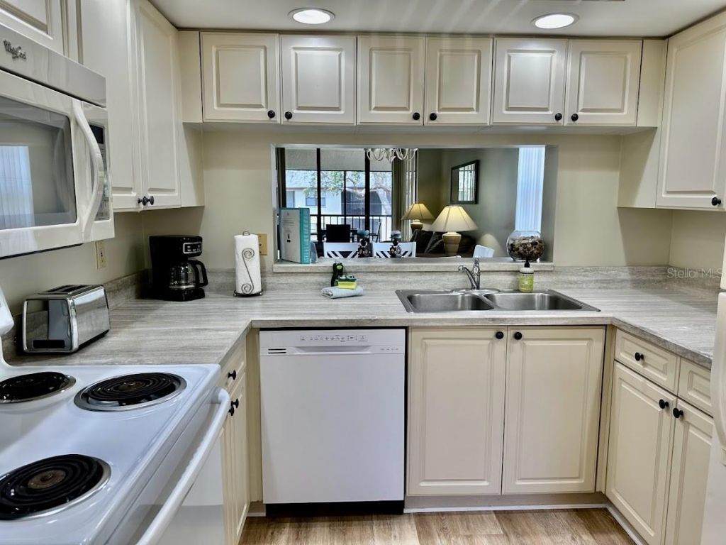 4410 47th Avenue W, Unit 204, Bradenton, FL 34210 Photo