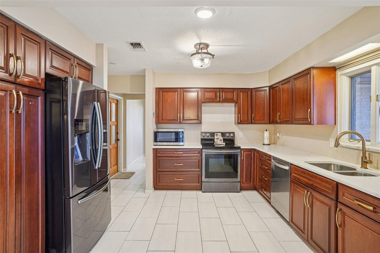 33651 Overton Drive, Leesburg, FL 34788 Photo