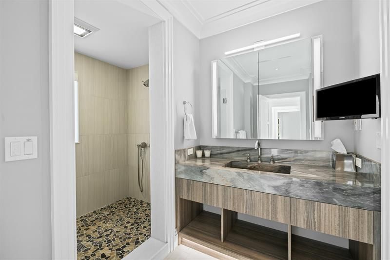 150 Kings Rd, Palm Beach, FL 33480 Photo