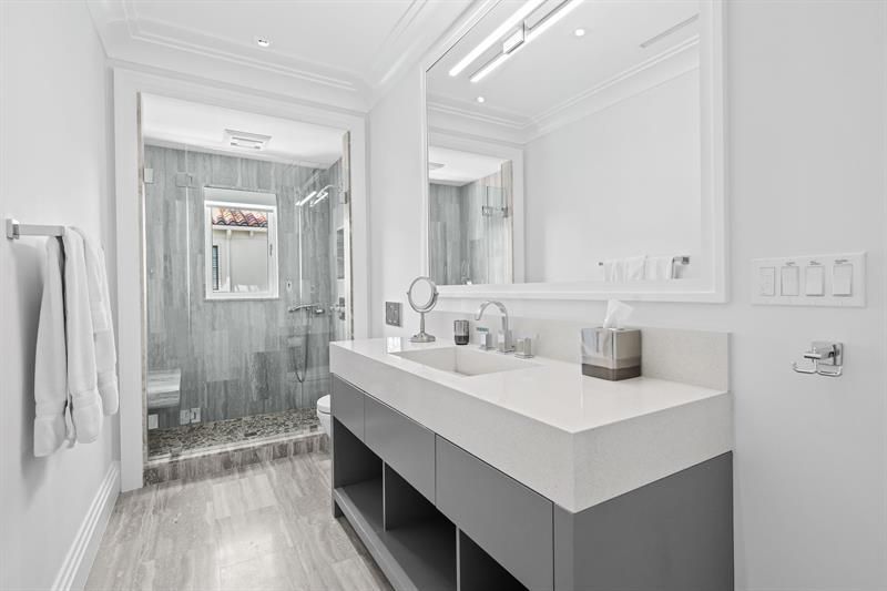 150 Kings Rd, Palm Beach, FL 33480 Photo