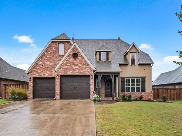 1611 NE Greenbrier Road, Bentonville, AR 72712