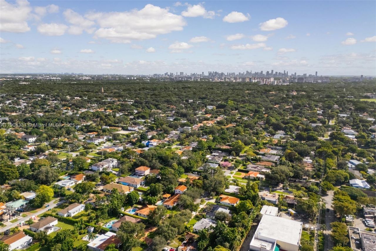 6040 SW 29th St, Miami, FL 33155 Photo