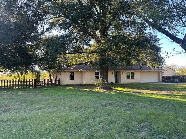 208 Hogg Street, Streetman, TX 75859