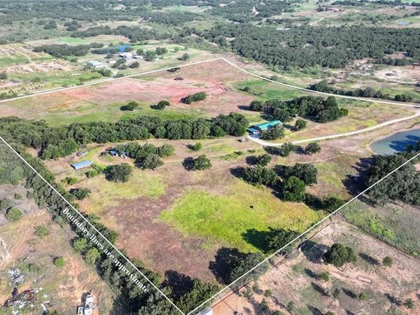 381 W Mccool Road, Nocona, TX 76255