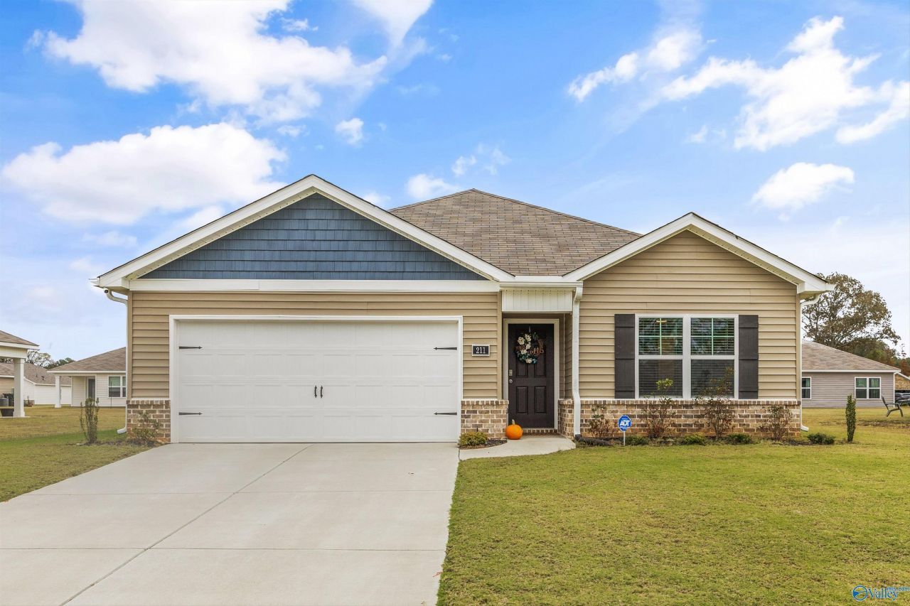 211 Chubbs Lane, Owens Cross Roads, AL 35763 Main Photo