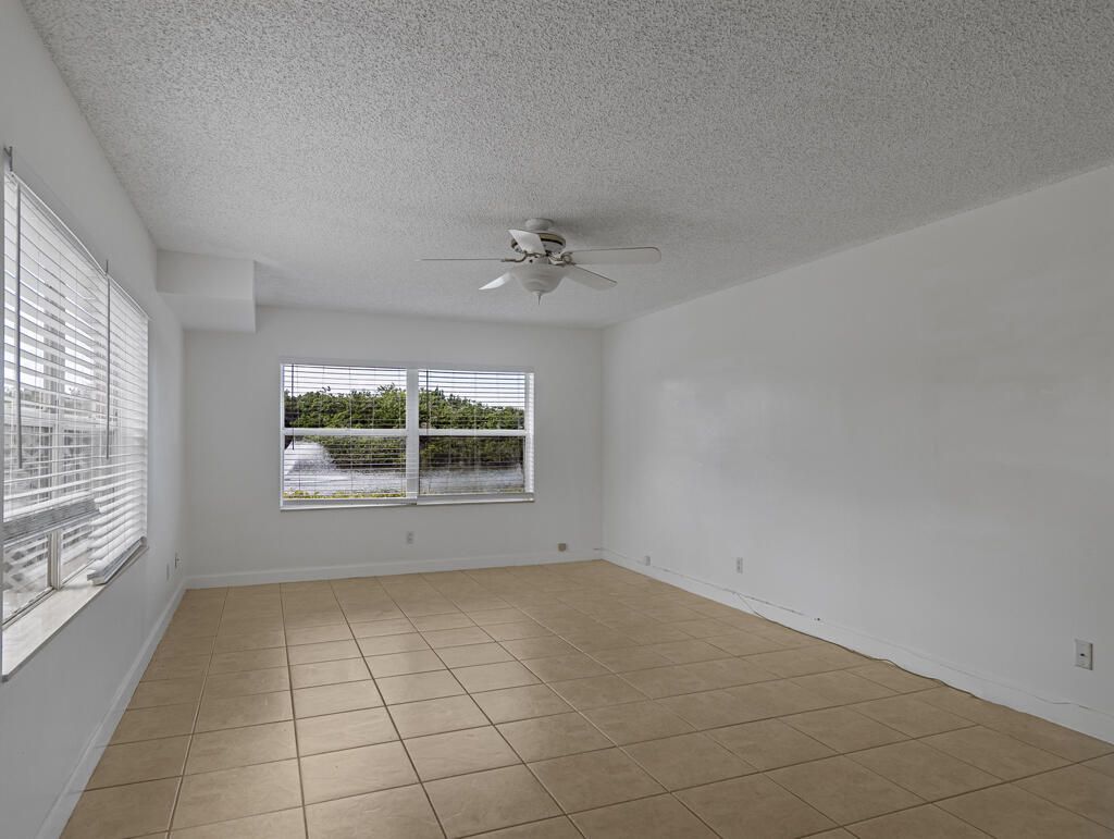 1923 Stratford Way, West Palm Beach, FL 33409 Photo