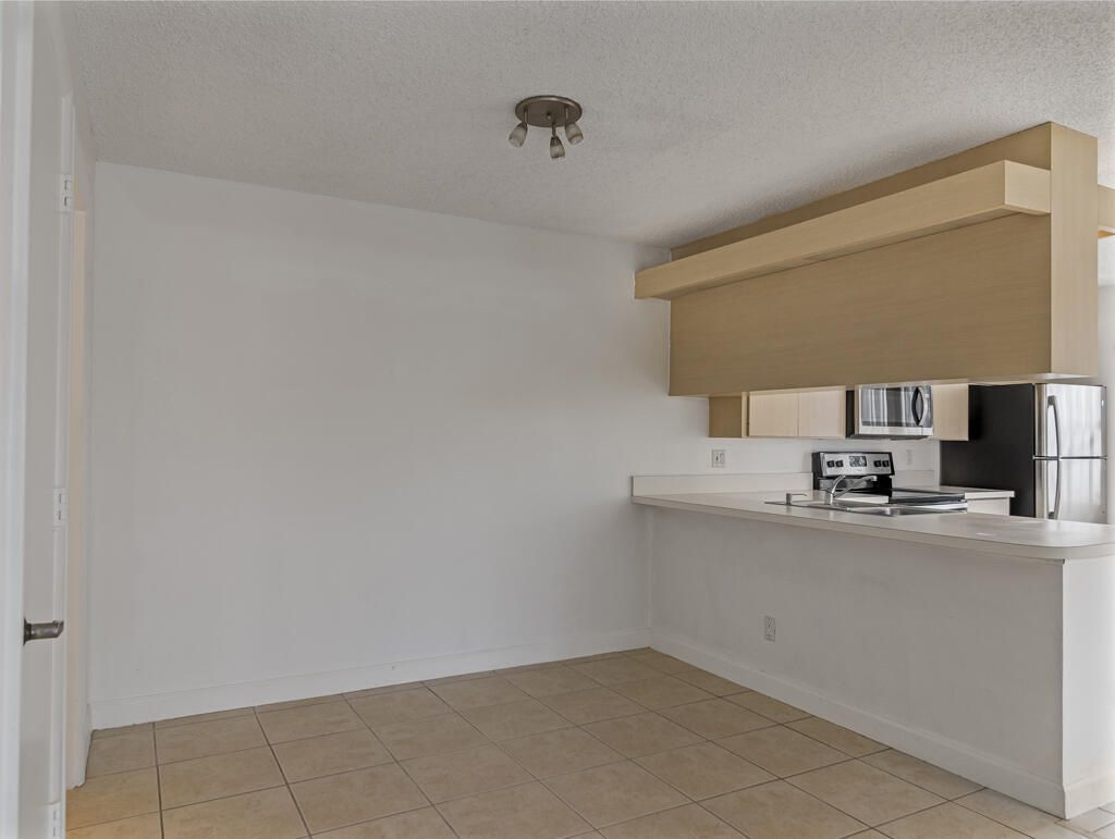 1923 Stratford Way, West Palm Beach, FL 33409 Photo