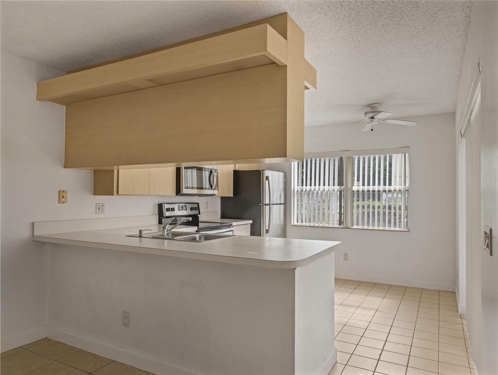 1923 Stratford Way, West Palm Beach, FL 33409 Photo