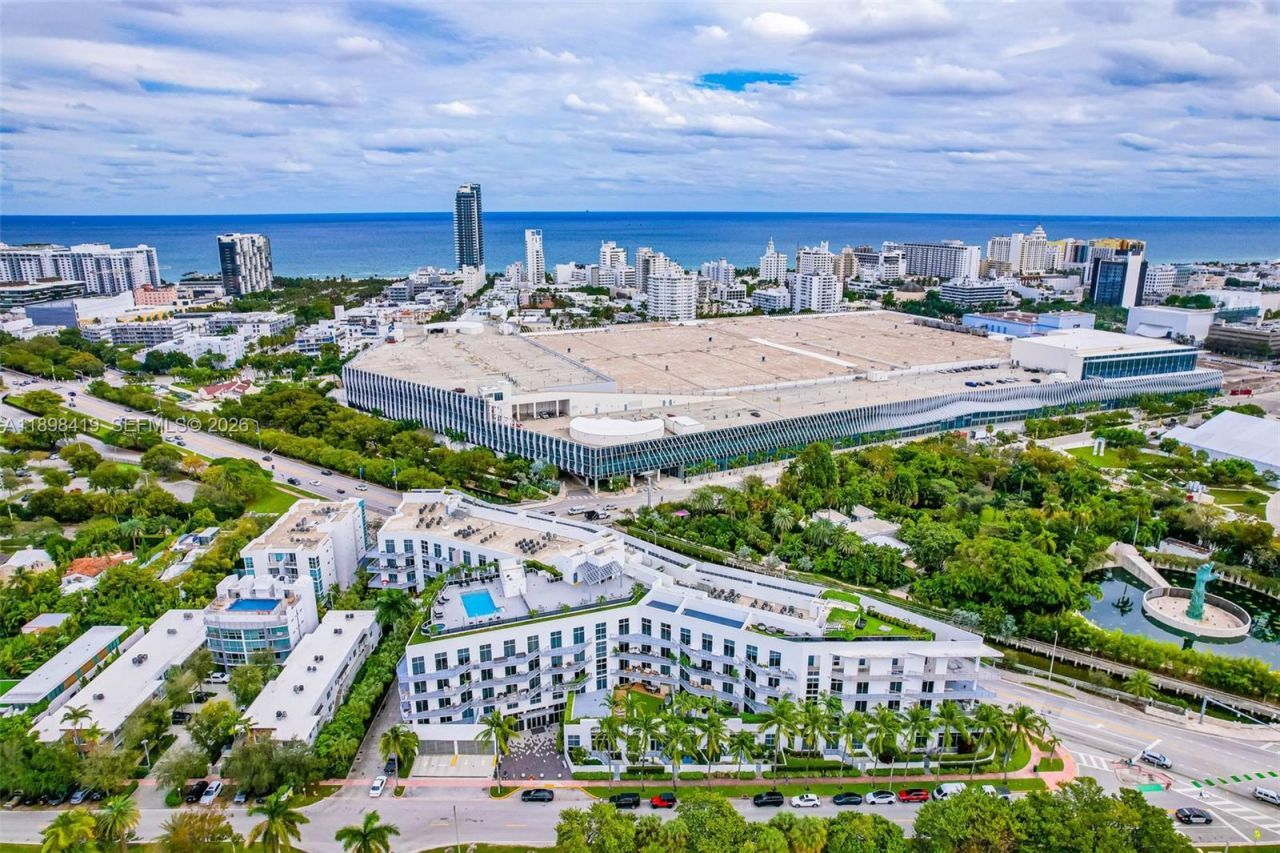 2001 Meridian Ave, Unit 404, Miami Beach, FL 33139 Photo