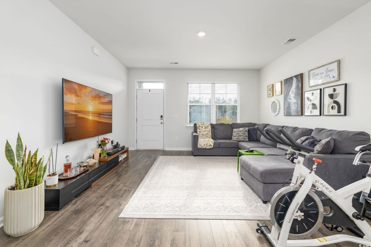 2595 Orion Loop Photo 4