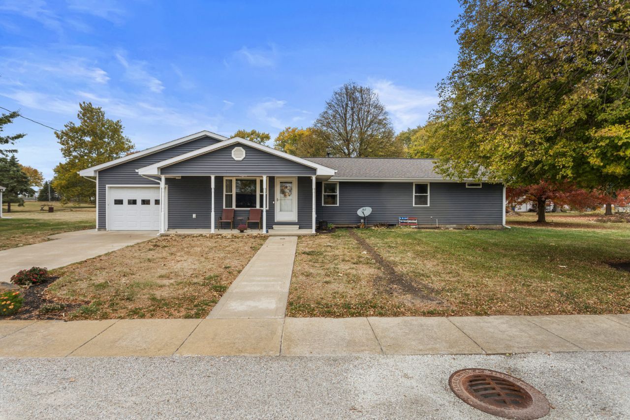 110 5th Street, Ivesdale, IL 61851 Main Photo