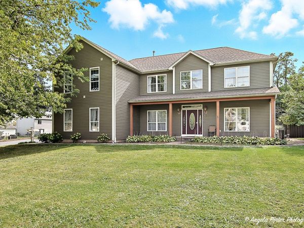 235 E Grand Avenue, Fox Lake, IL 60020