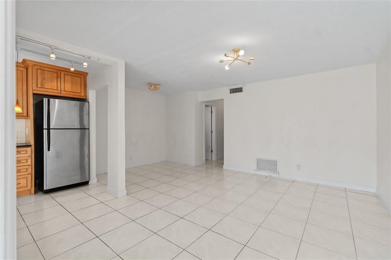 1439 S Ocean Boulevard, Unit 317, Lauderdale by the Sea, FL 33062 Photo